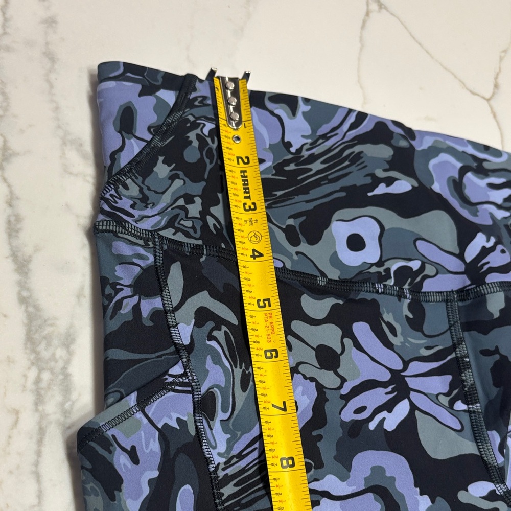 lululemon athletica Camouflage Leggings - Black and Blue - Picture 11 of 14